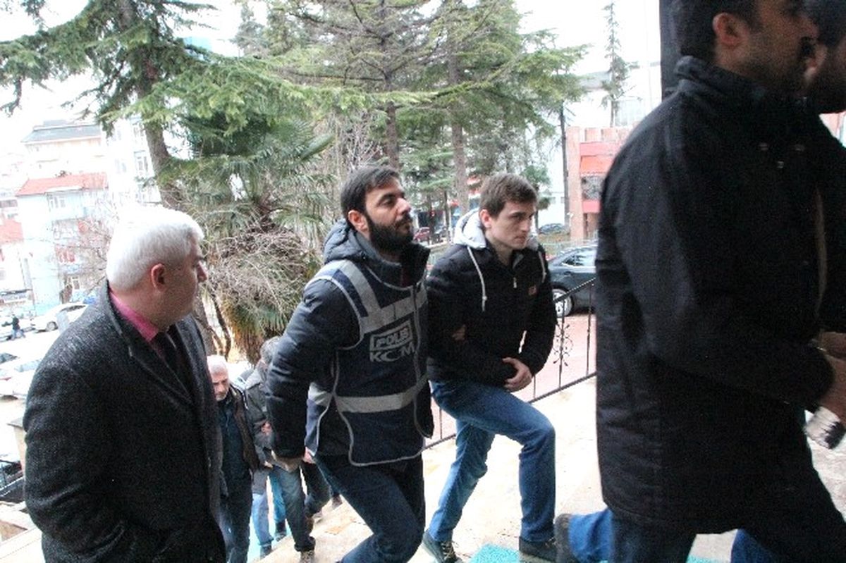 Fetö\'den Gözaltına Alınan Şüpheli 22 Emniyet Mensubu Hakim Karşısında