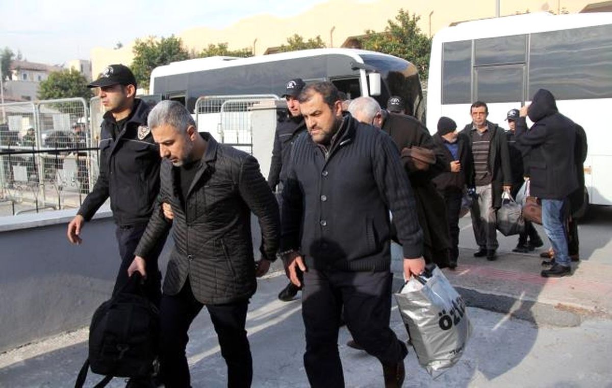 Fetö\'ye Finans Sağladığı Öne Sürülen 17 Kişi Tutuklandı