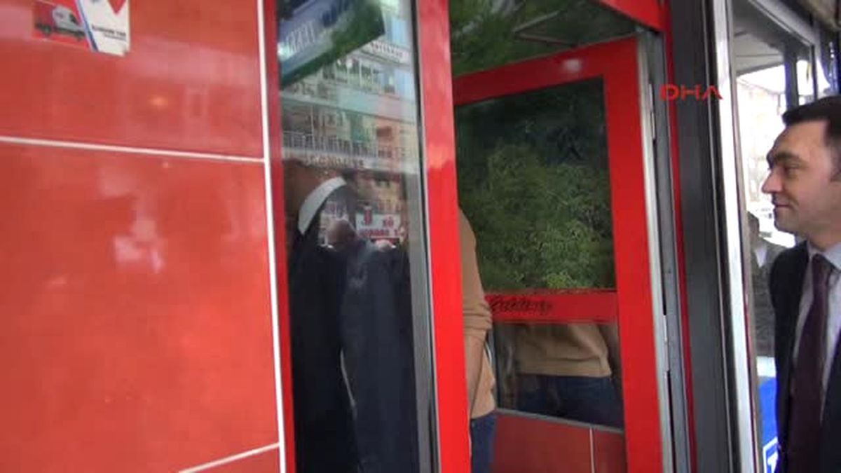 Hakkari Çalışma ve Sosyal Güvenlik Bakan Yardımcısı Yegin Hakkari\'de