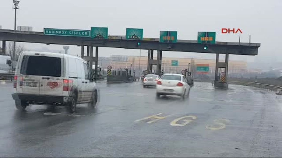 Istanbul\'da Yüksek Kesimlerde Kar Yağışı