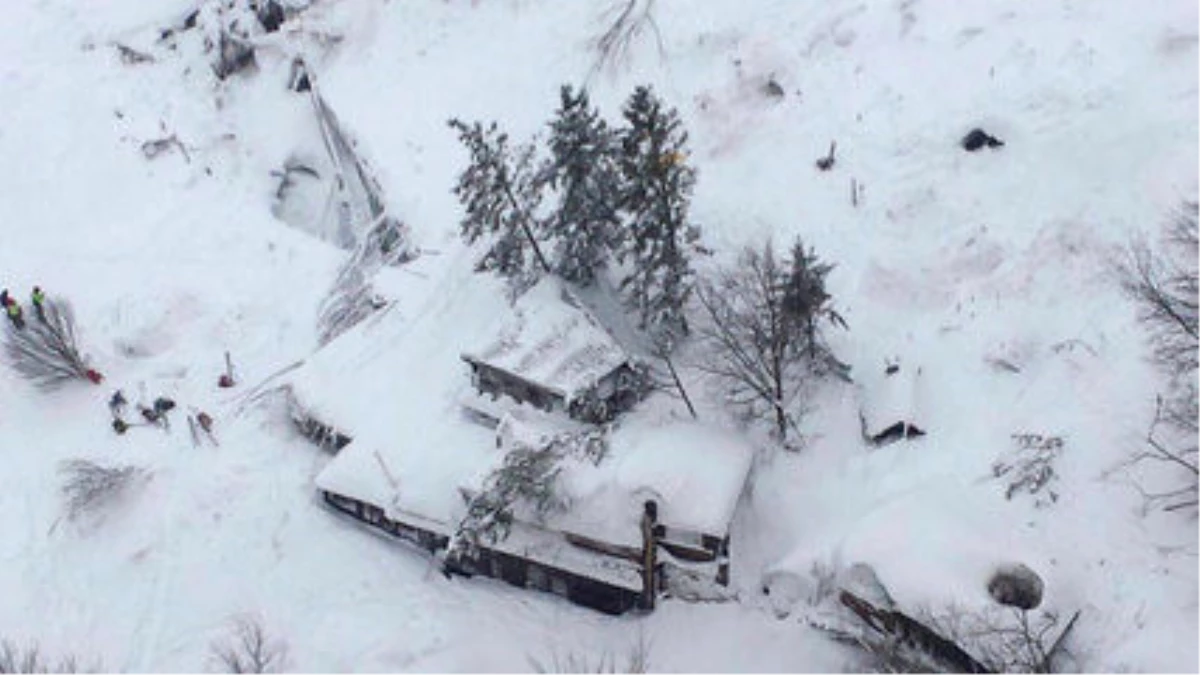 İtalya\'da Çığ Felaketi: En Az 29 Kişi Kayıp