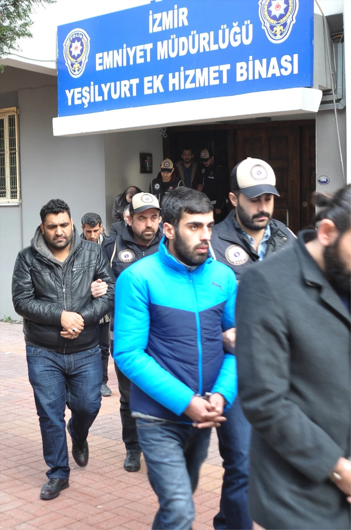 İzmir Merkezli Göçmen Kaçakçılığı Operasyonu