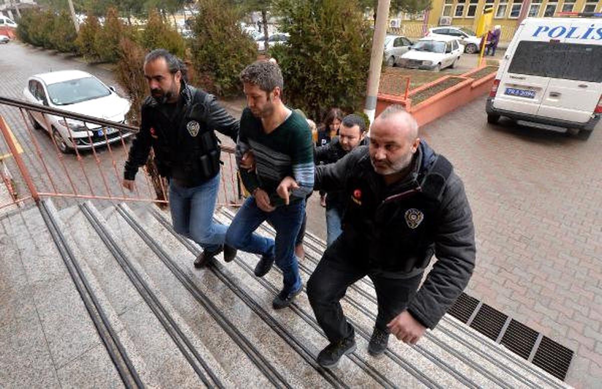 Karabük\'te Uyuşturucu Şüphelileri Adliyeye Sevk Edildi