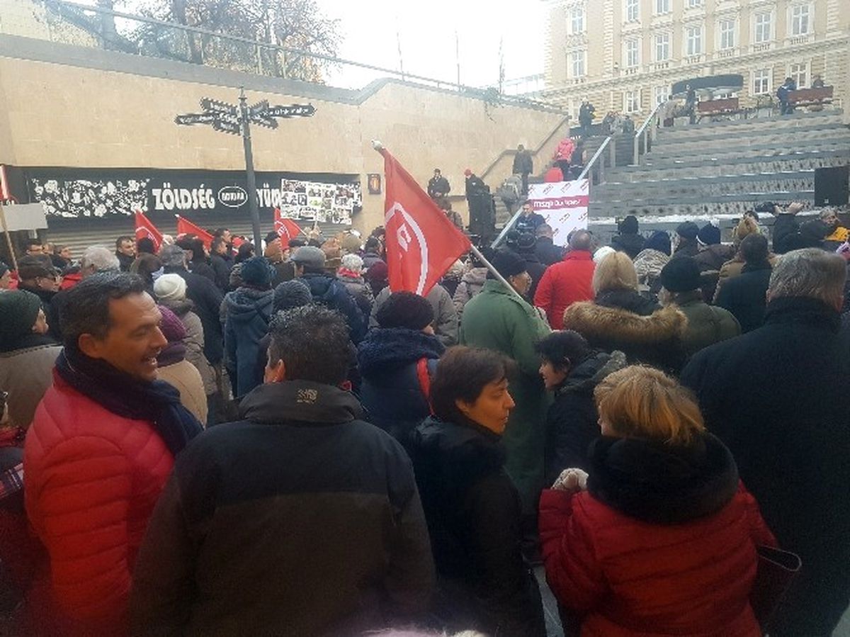 Macaristan\'da Metro Protestosu