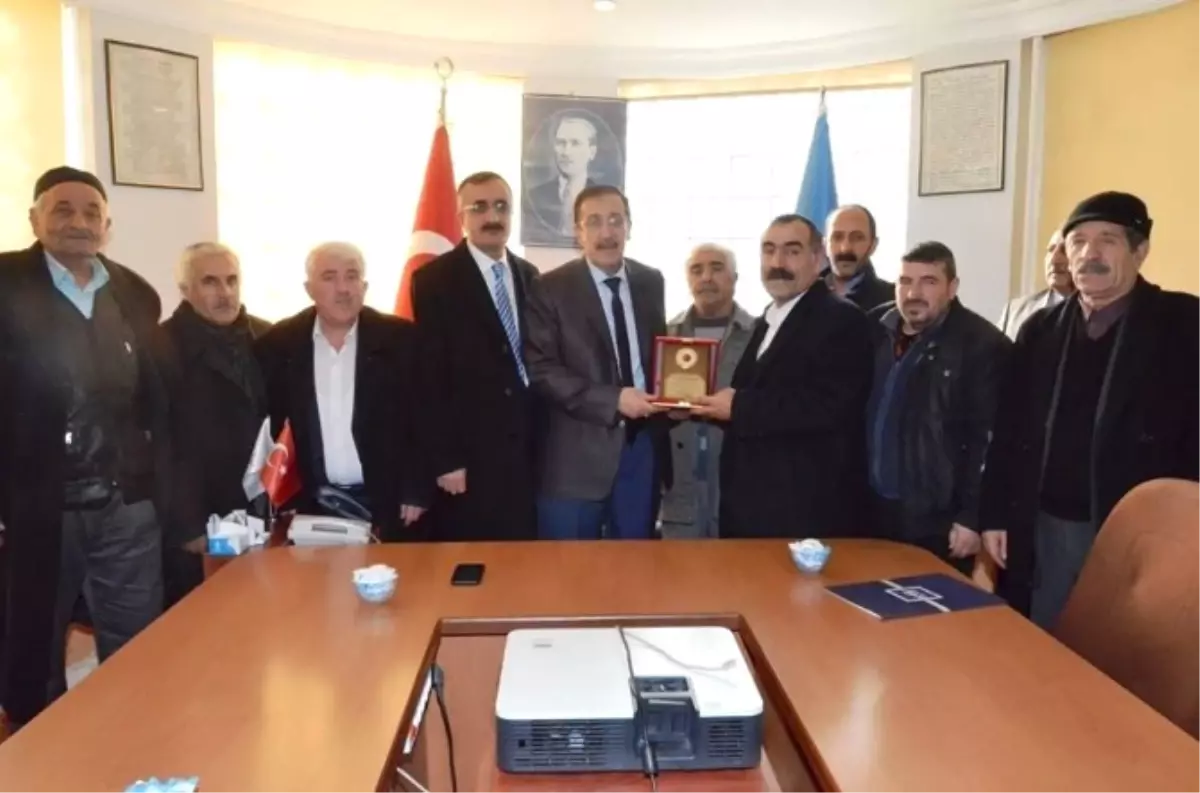 Mahalleli Toplandı Başkan Bulutlar\'a Teşekkür Etti