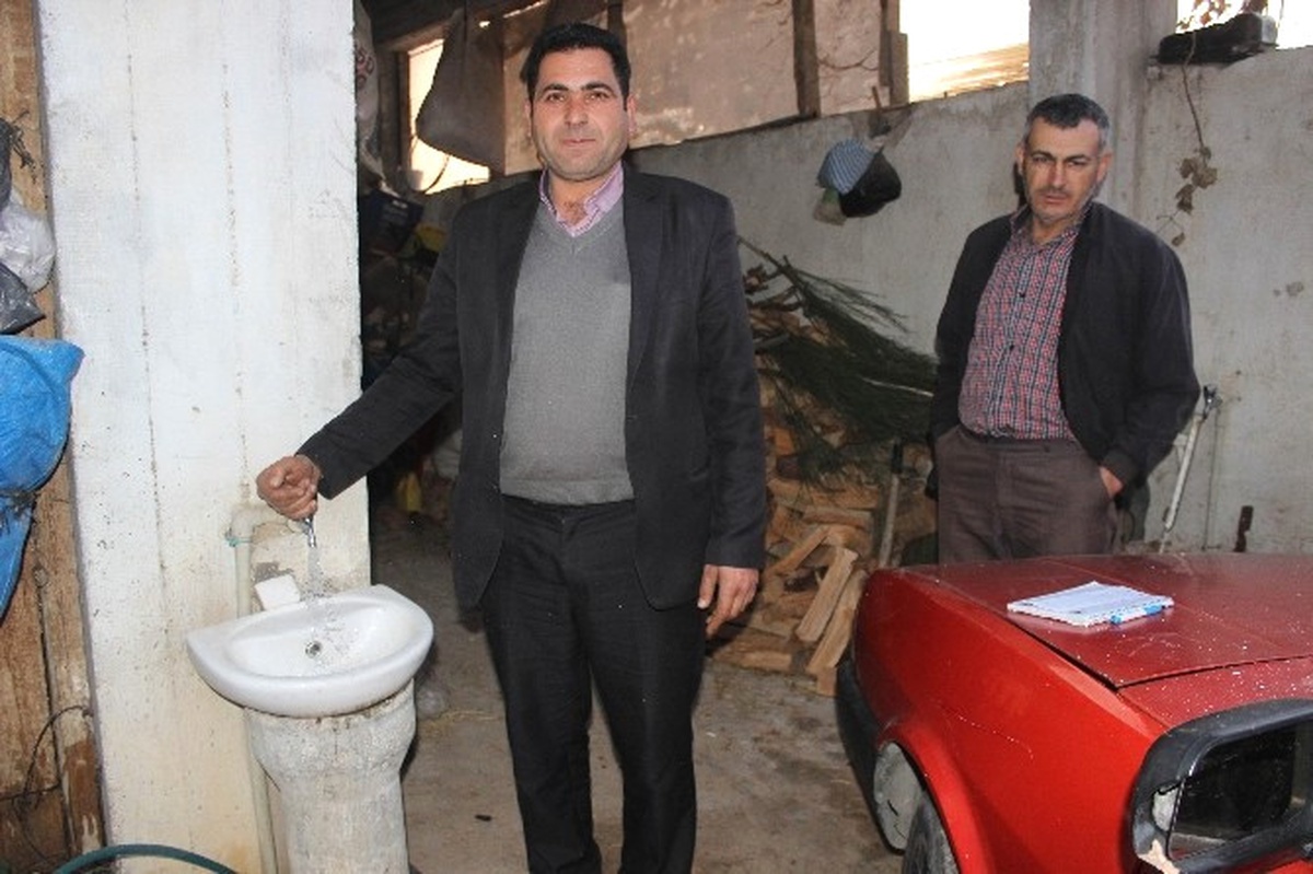 Mahalleye Dönene Köylülerin \'Atık Su ve Geriye Dönük Borç\' İsyanı