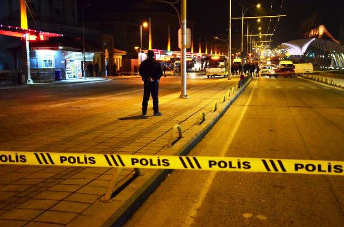 Malatya\'da Şüpheli Valizden Giysi Çıktı