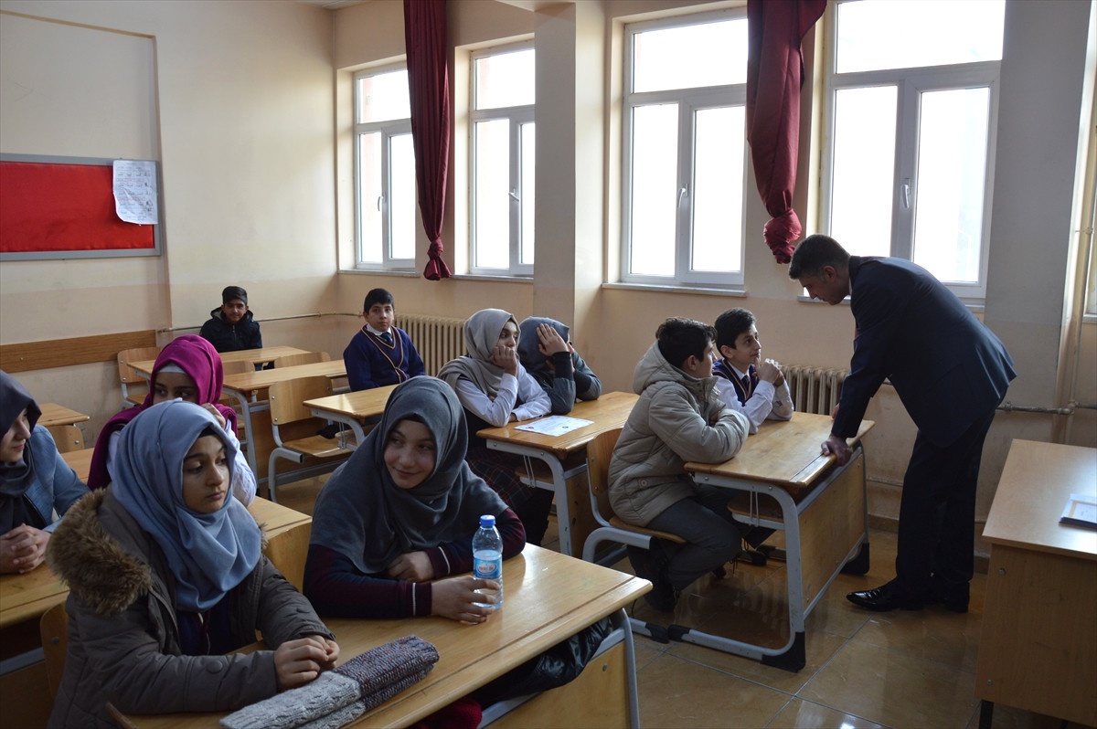 Öğrenciler Başarının Sırrını "Yılın İdarecisi"Nden Dinlediler