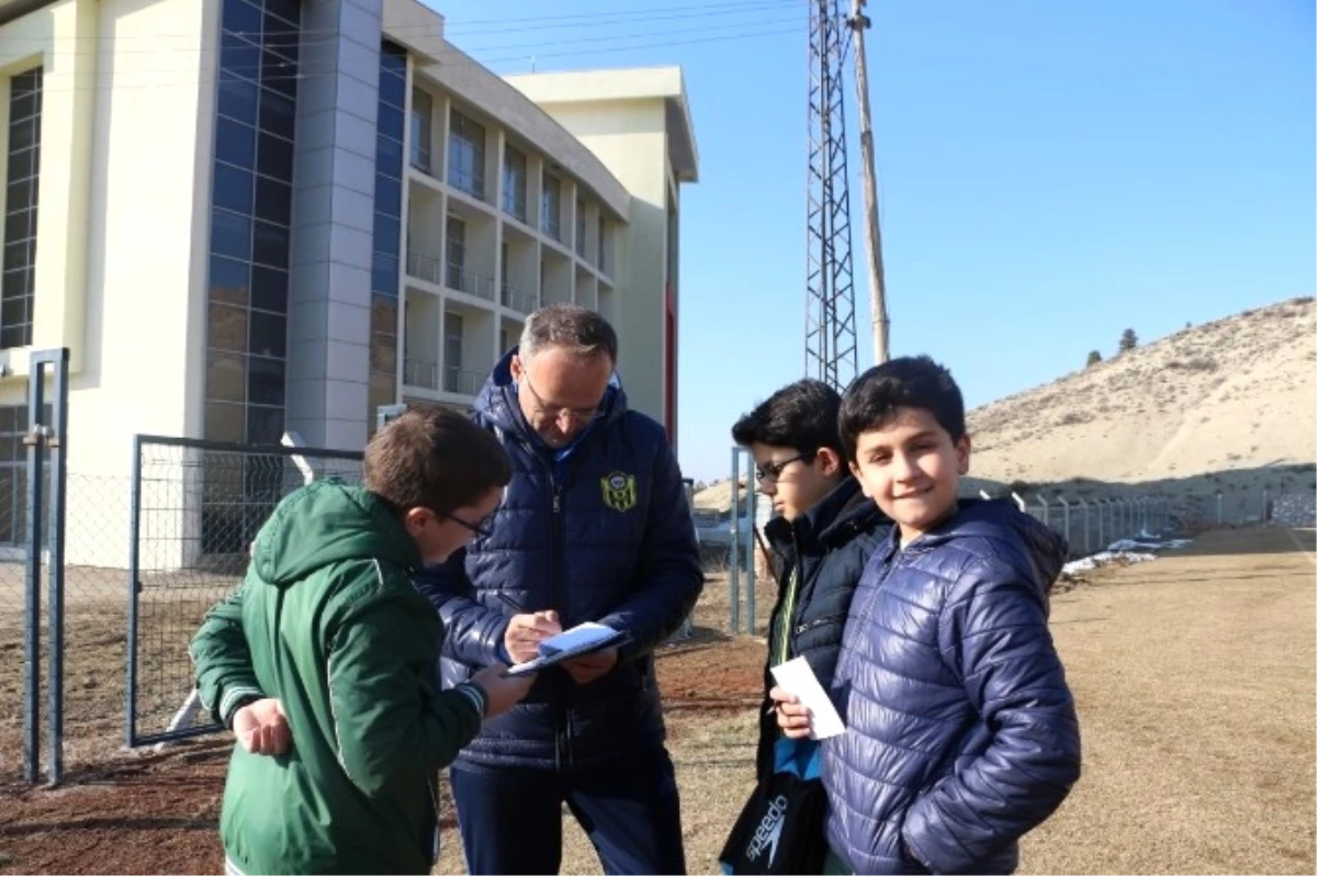 Öğrencilerden Evkur Yeni Malatyaspor\'a Moral Ziyareti