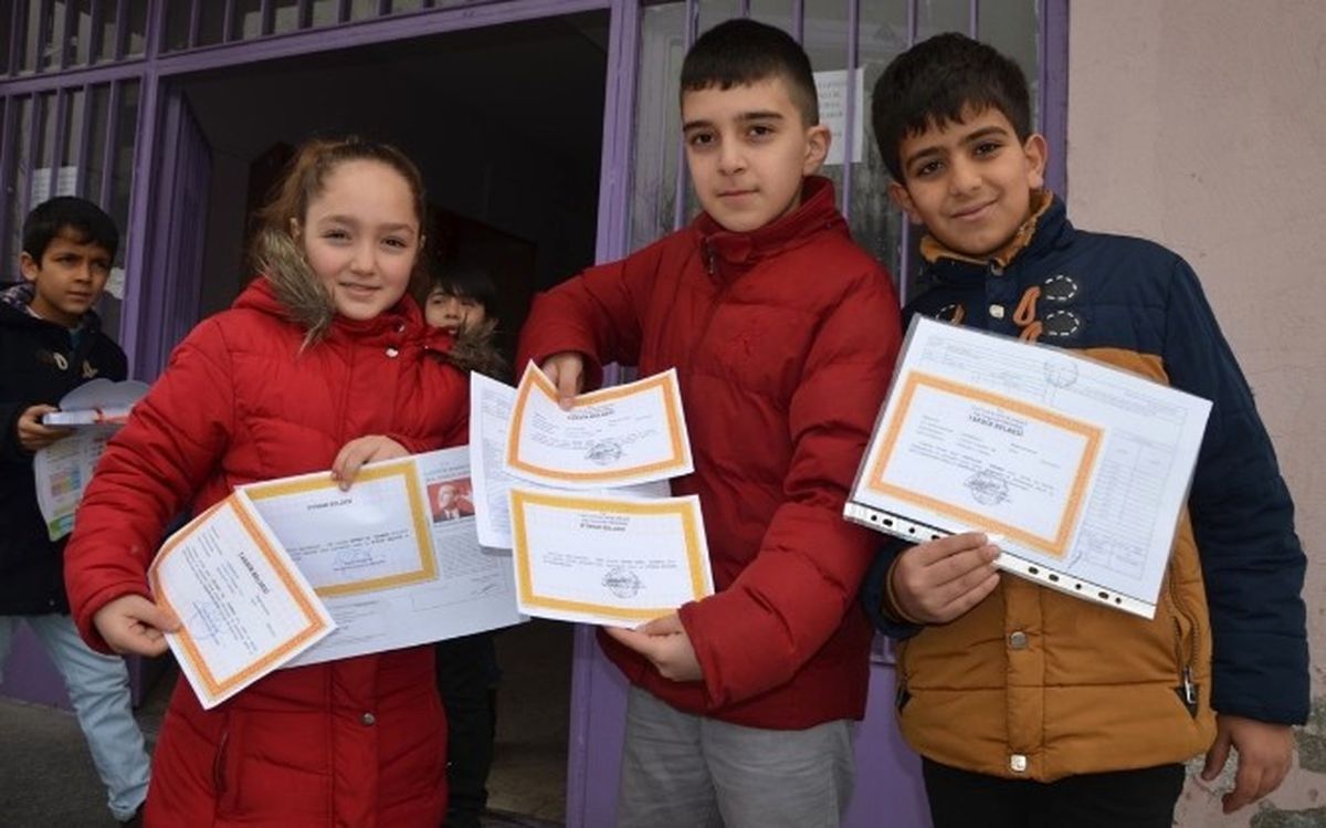 Okullarda Karne Heyecanı
