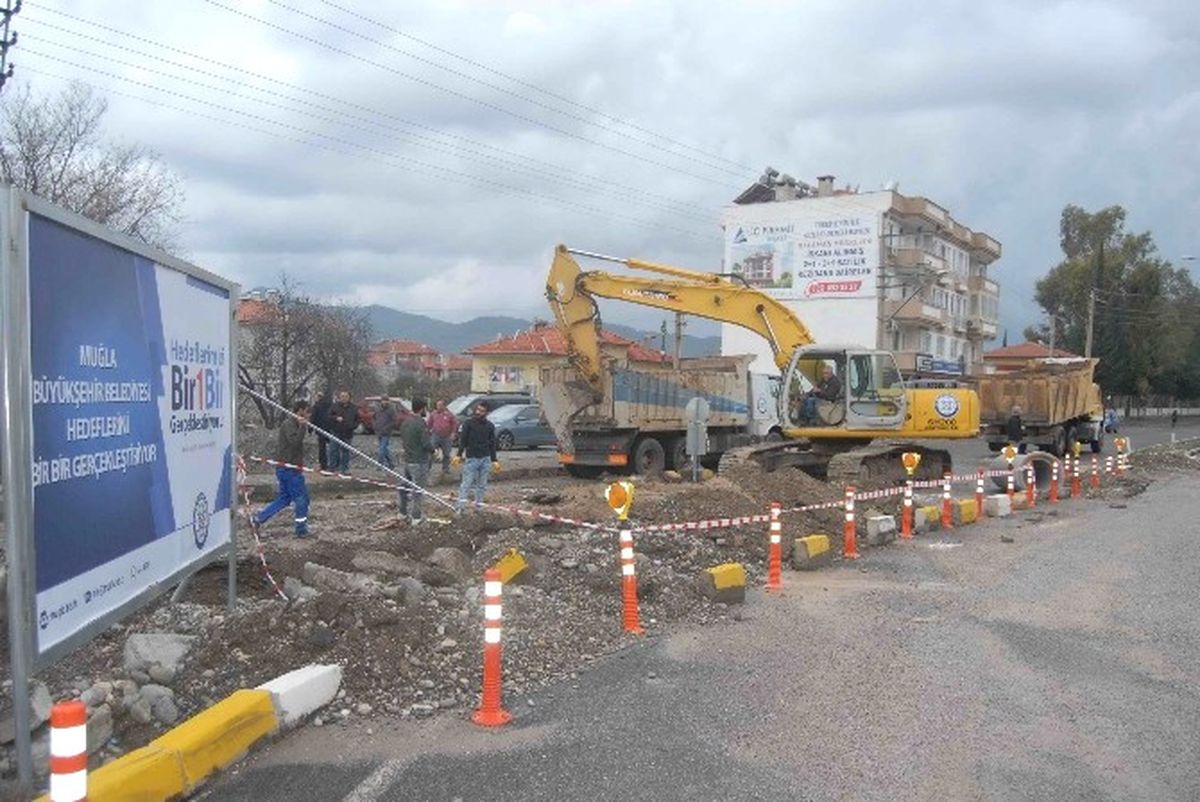 Ortaca\'da Atatürk Bulvarı Yenileniyor