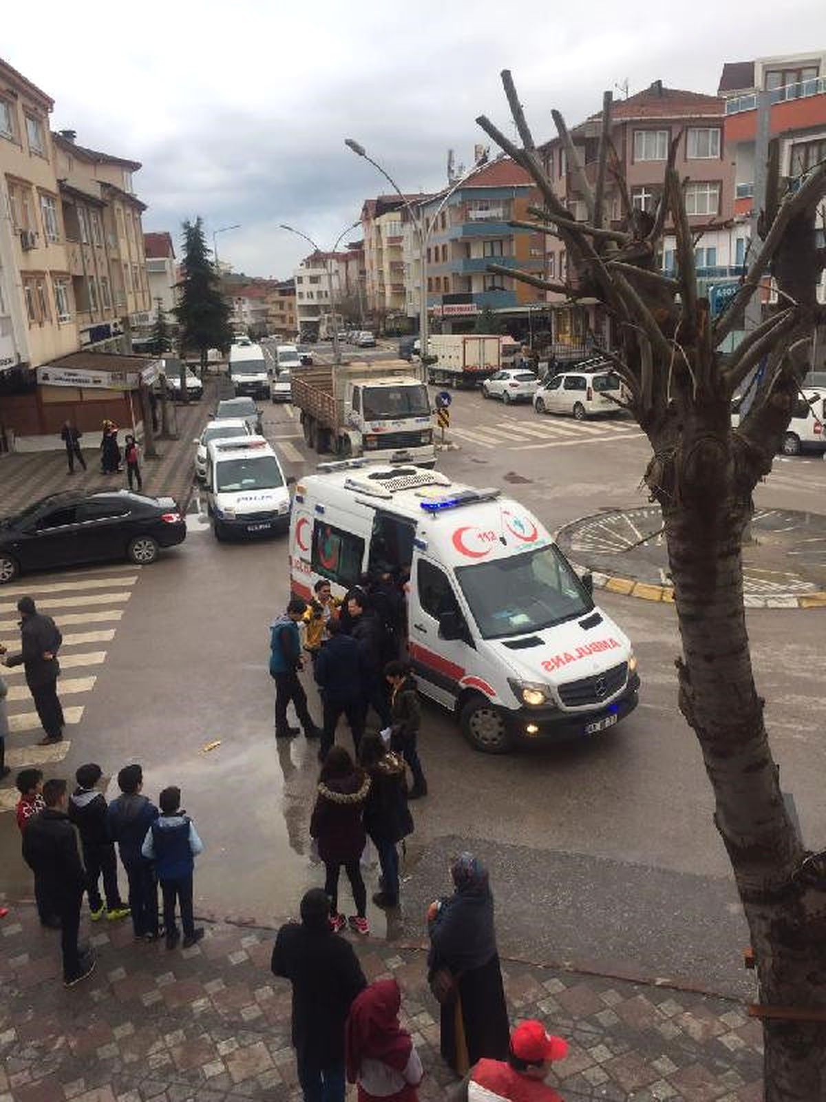 Ortaokul Öğrencisi Bacağından Bıçaklandı