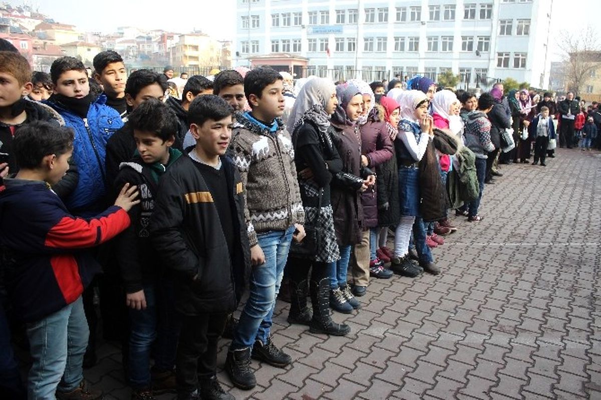 Kayseri\'de 6 Bin 833 Suriyeli Öğrenci Karne Heyecanı Yaşadı