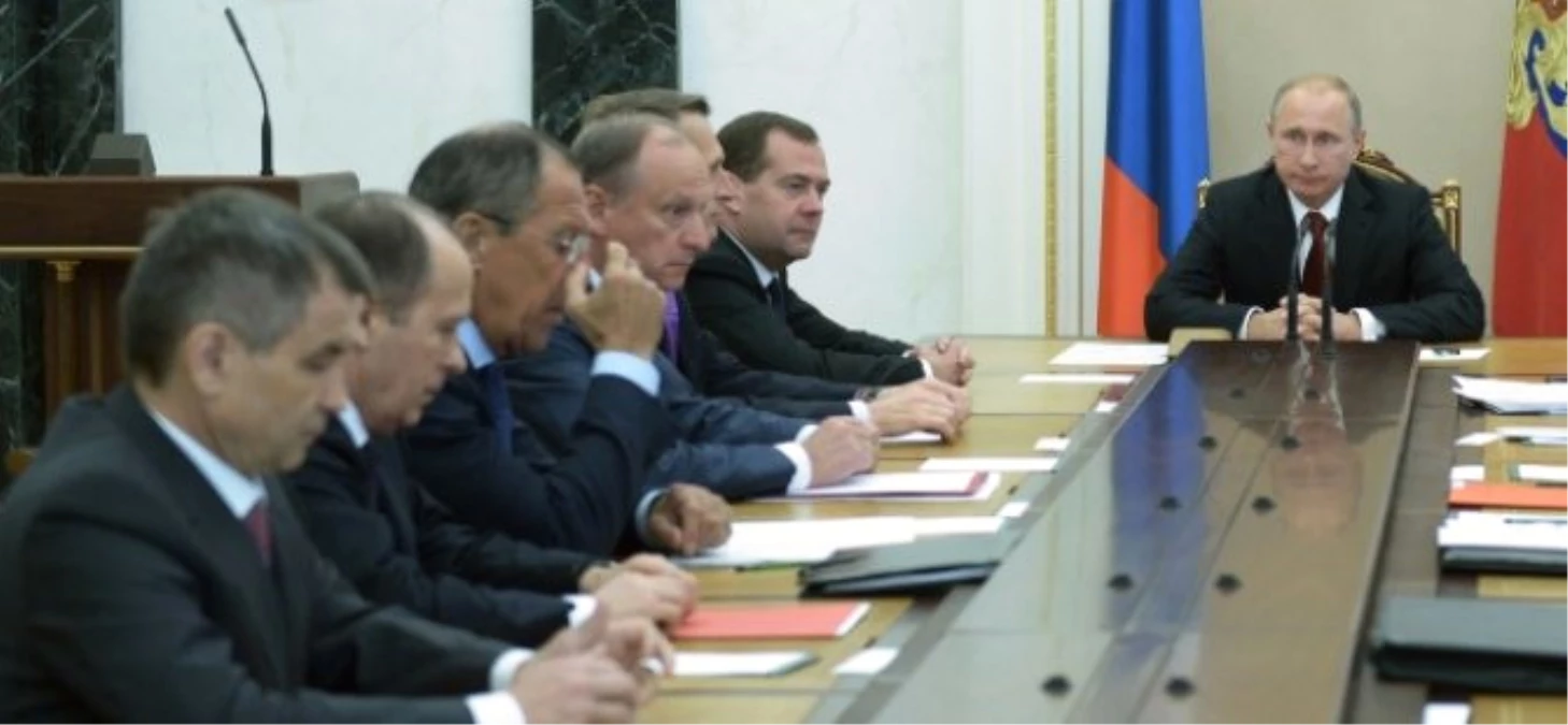 Putin, Federasyon Konseyi Üyeleriyle Suriye\'yi Görüştü