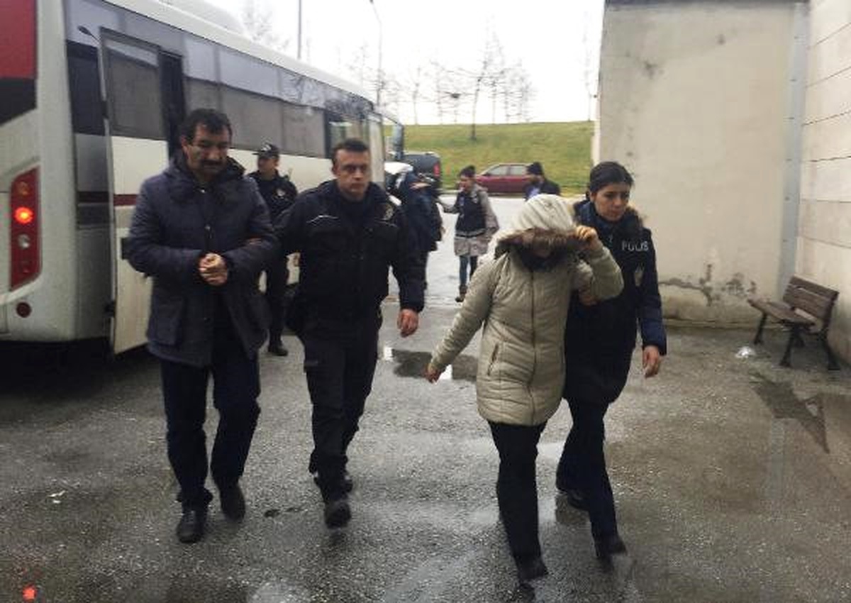 Sakarya\'da Fetö Soruşturmasında 19 Kişi Adliyede