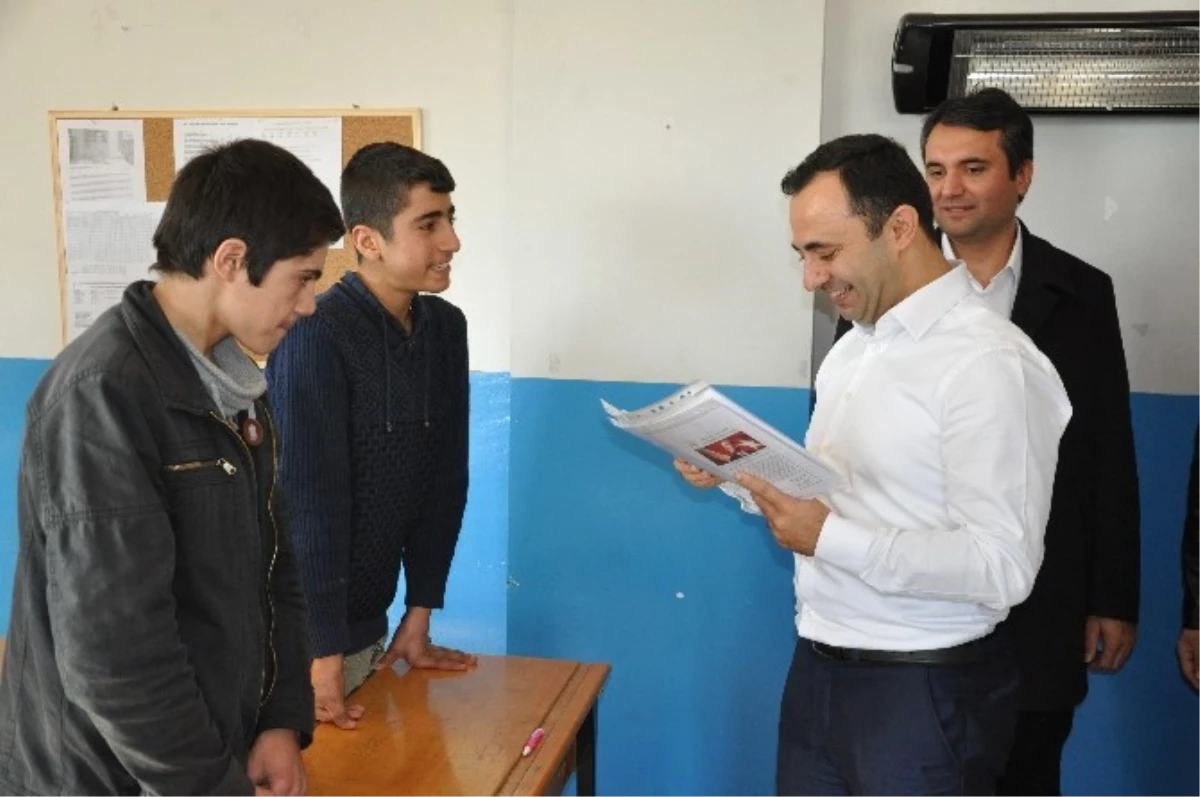 Silopi\'de İş Adamları Köy Okulunda Karne ve Oyuncak Dağıttı