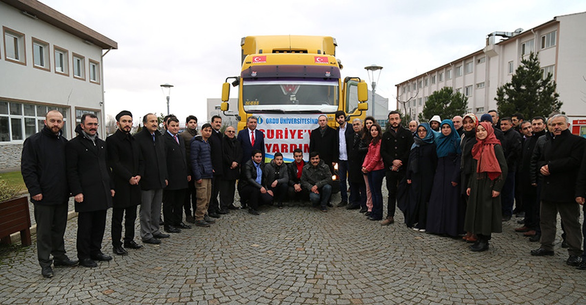 Üniversite Öğrencilerinden Suriyelilere Yardım