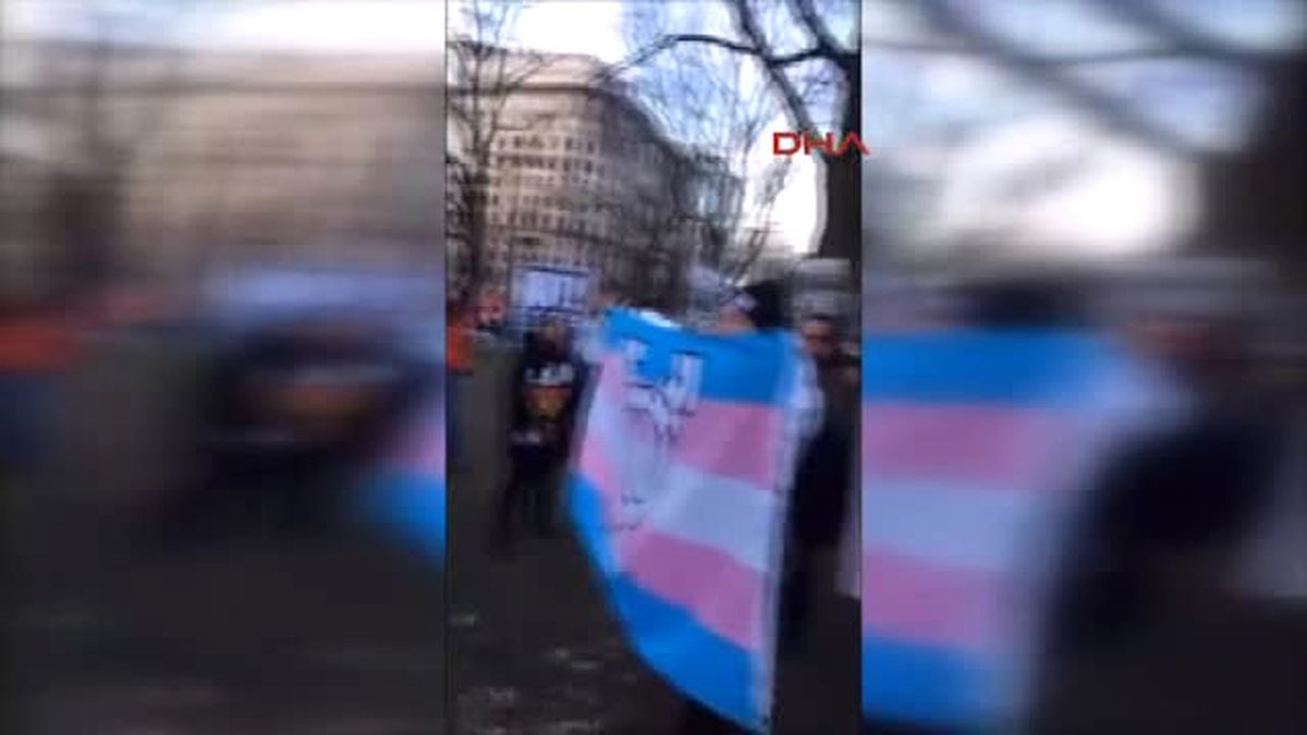 Washington\'da Trump Karşıtları Ile Destekçileri Çatıştı