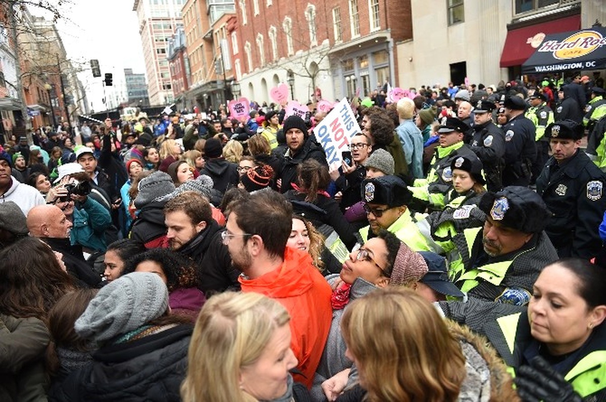 Yemin Törenine Hazırlanan Trump Protesto Edildi