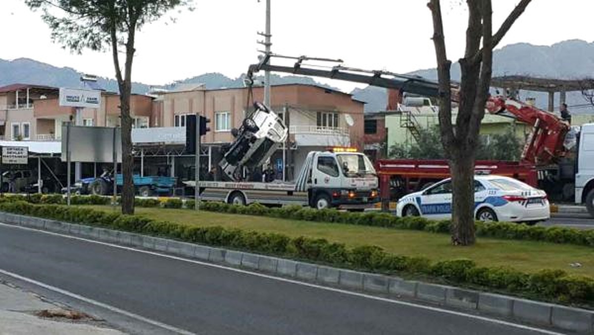 Zincirleme Trafik Kazası Güvenlik Kamerasında