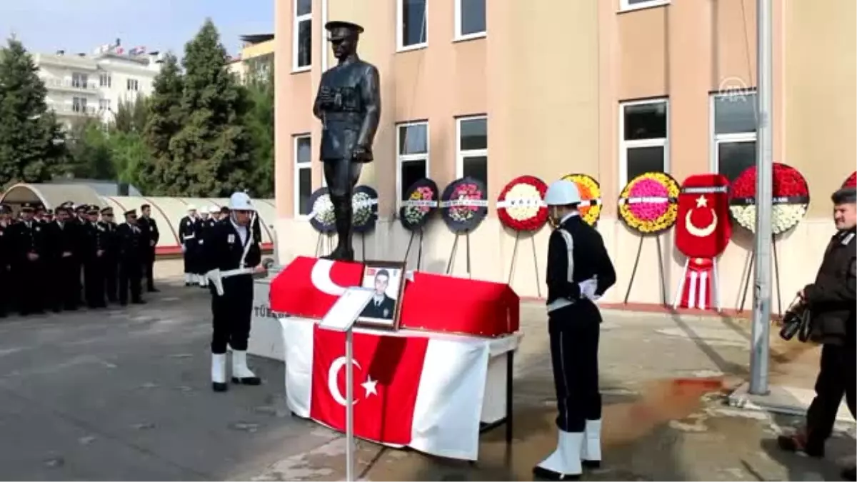 Zincirleme Trafik Kazasında Şehit Olan Polis Memuru Son Yolculuğuna Uğurlandı