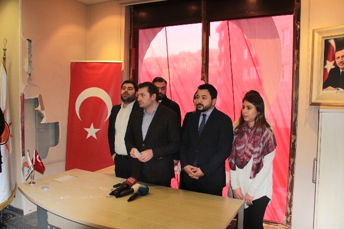 AK Parti Gençlik Kolları: "Bu Saldırılar Bizi Yıldıramaz"