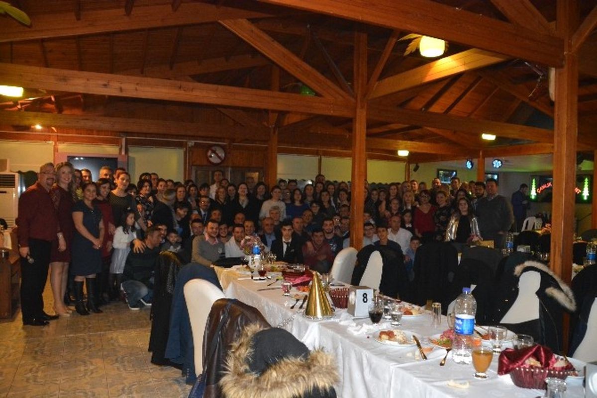 Aliağa\'da Halk Oyunlarına Yoğun İlgi
