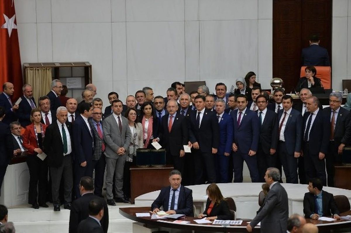 Anayasa Değişiklik Teklifi 16. Maddesi 342 Oyla Kabul Edildi