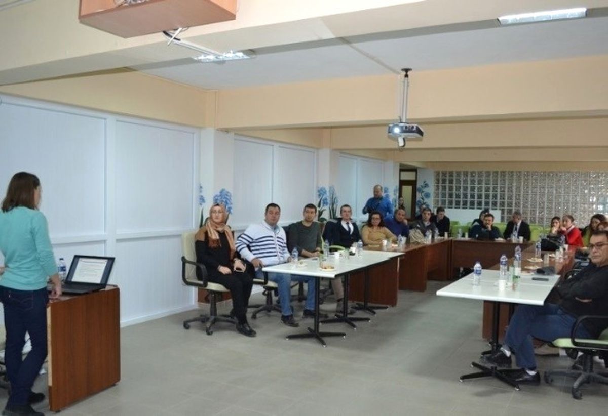 Bilecik\'te Akılcı İlaç Bilgilendirme Semineri