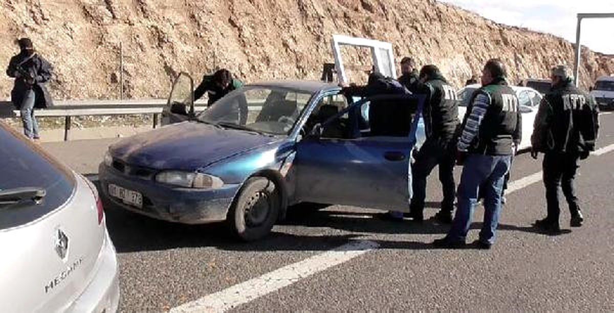 Cinayet Şüphelisi, 61 Kilo Esrarla Yakalandı