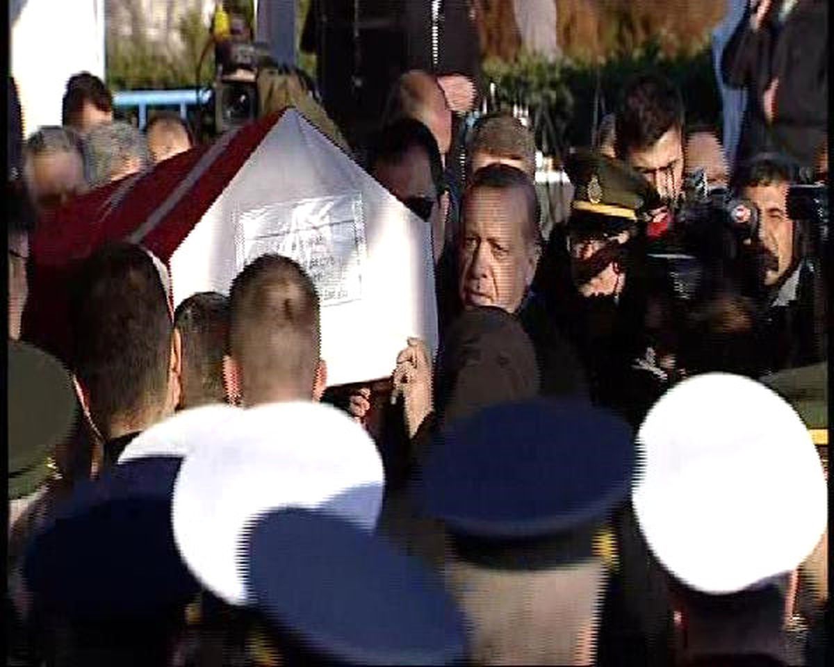 Cumhurbaşkanı Erdoğan, Şehit Selim Topal\'ın Cenaze Törenine Katıldı (1)