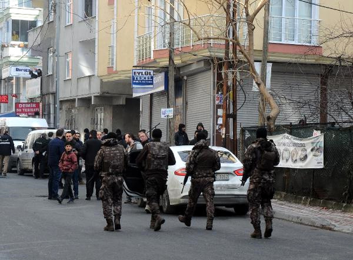 Esenyurt\'ta Saldırganın Bıraktığı El Bombası İmha Edildi