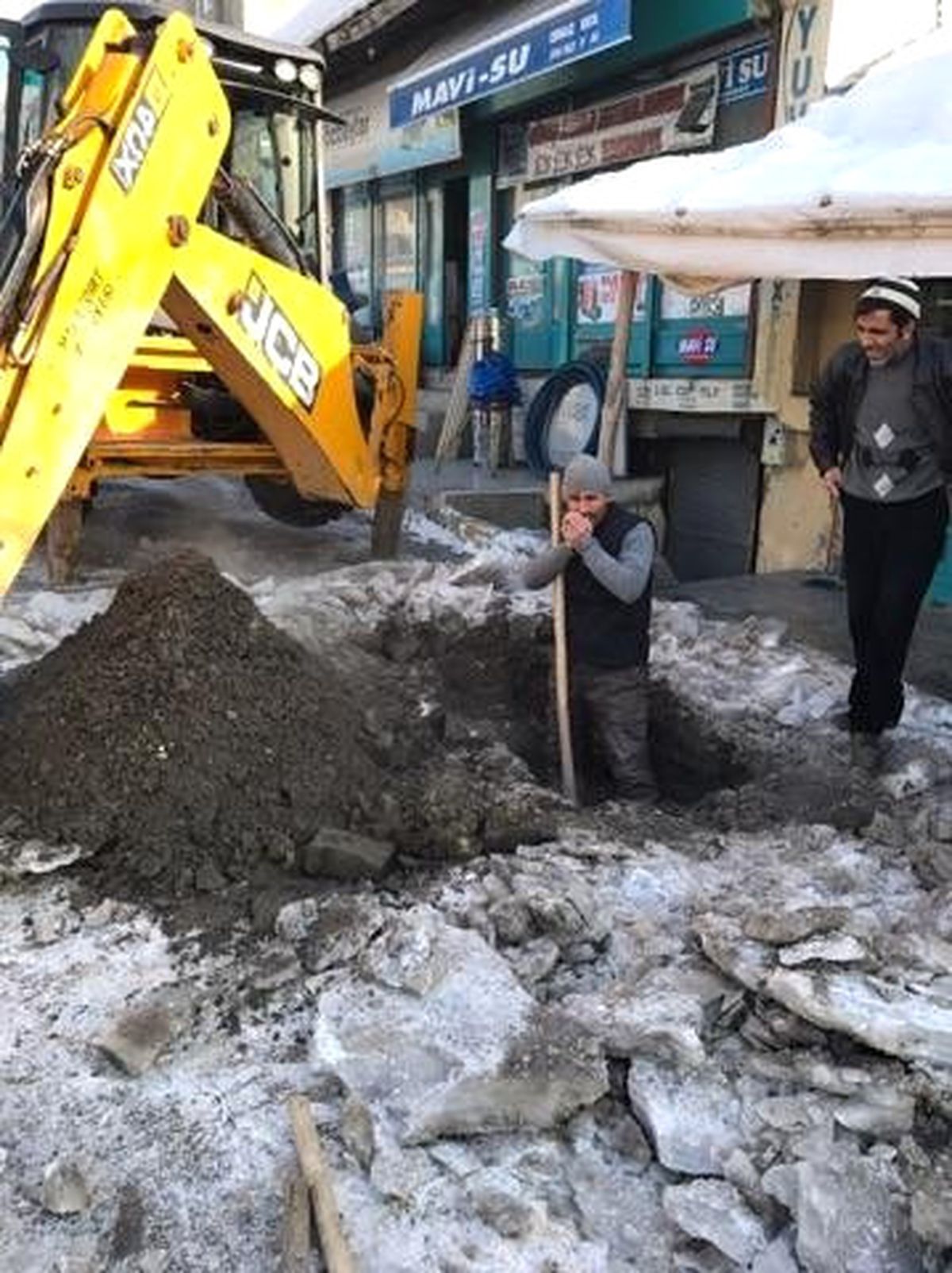 Eksi 15 Derecede Su ve Kanalizasyon Çalışmaları Devam Ediyor