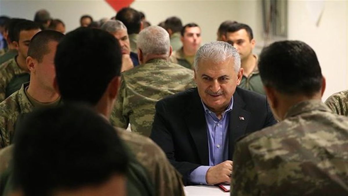 Erzincanlı Şehit Selim Topal 31 Aralık\'ta Başbakan Binali Yıldırım ile Oğuzeli\'nde Yemek Yemişti 1