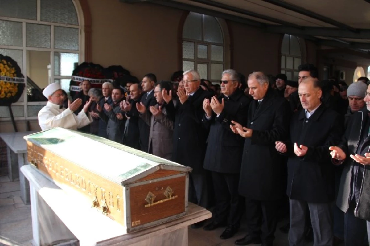 Eski İçişleri Bakanı Efkan Ala Dayısının Cenazesine Katıldı