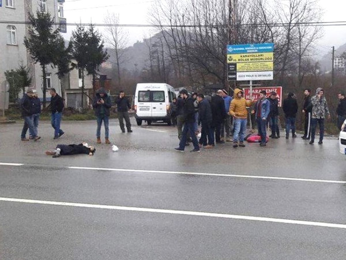 İnsanlık Ölüyor, Onlar Fotoğraflıyor