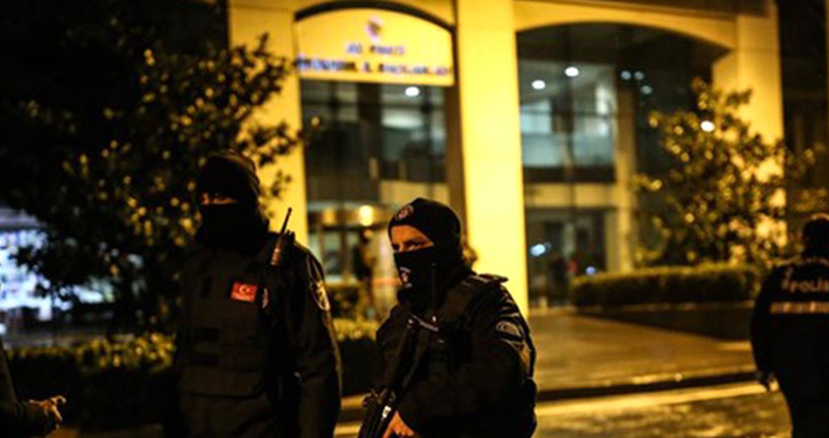İstanbul\'da Emniyet Müdürlüğü ve AK Parti\'ye Yönelik Saldırılar