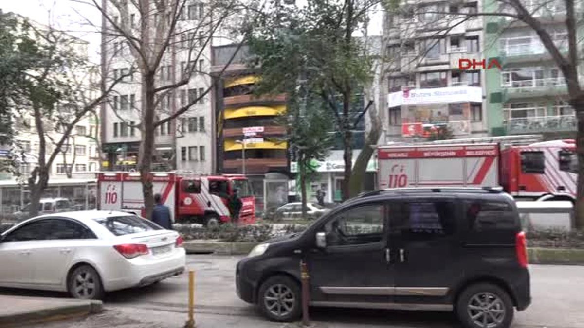 Izmit Gelinlik Mağazasında Yangın