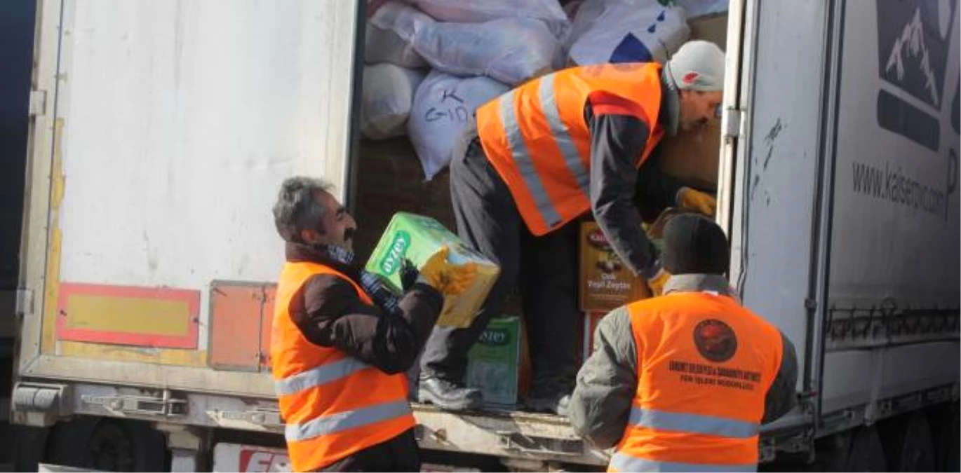 Kaş\'tan Haleplilere Yardım Tırı Gönderildi