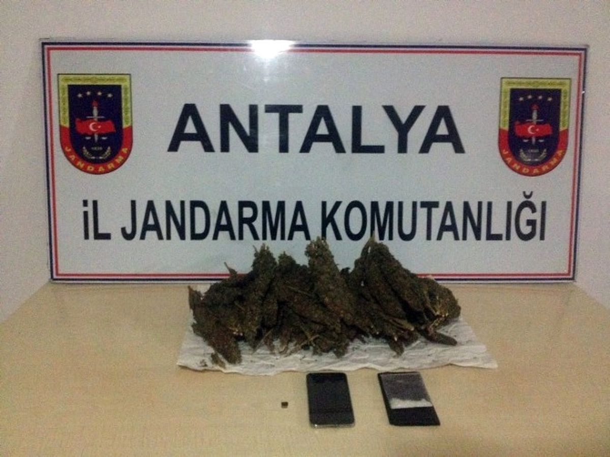 Manavgat\'ta Esrar Ele Geçirildi