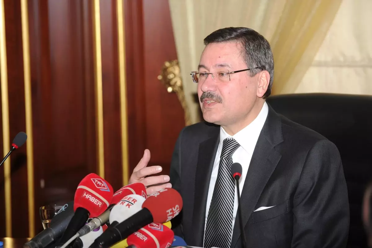 Melih Gökçek Açıkladı: Ulus Pavyonları Tarih Oluyor