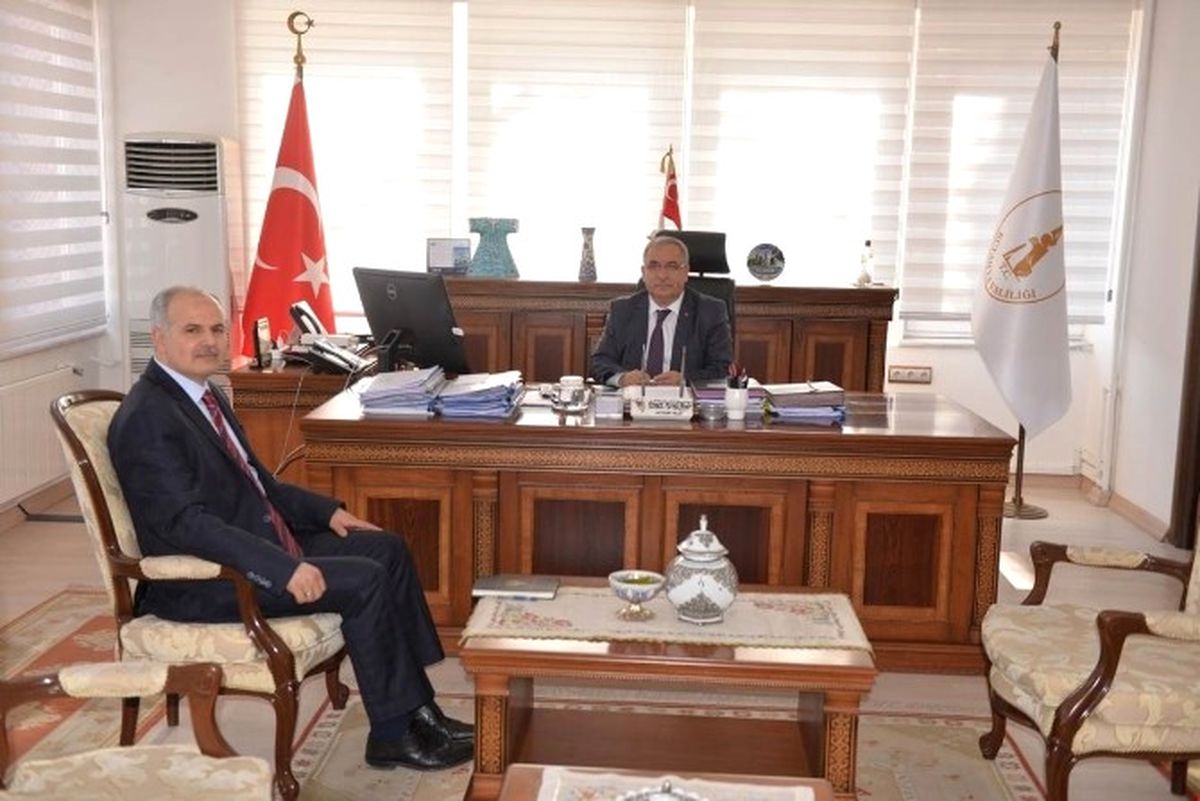Müftü Hüseyin Hazırlar, Vali Nayir\'i Ziyaret Etti