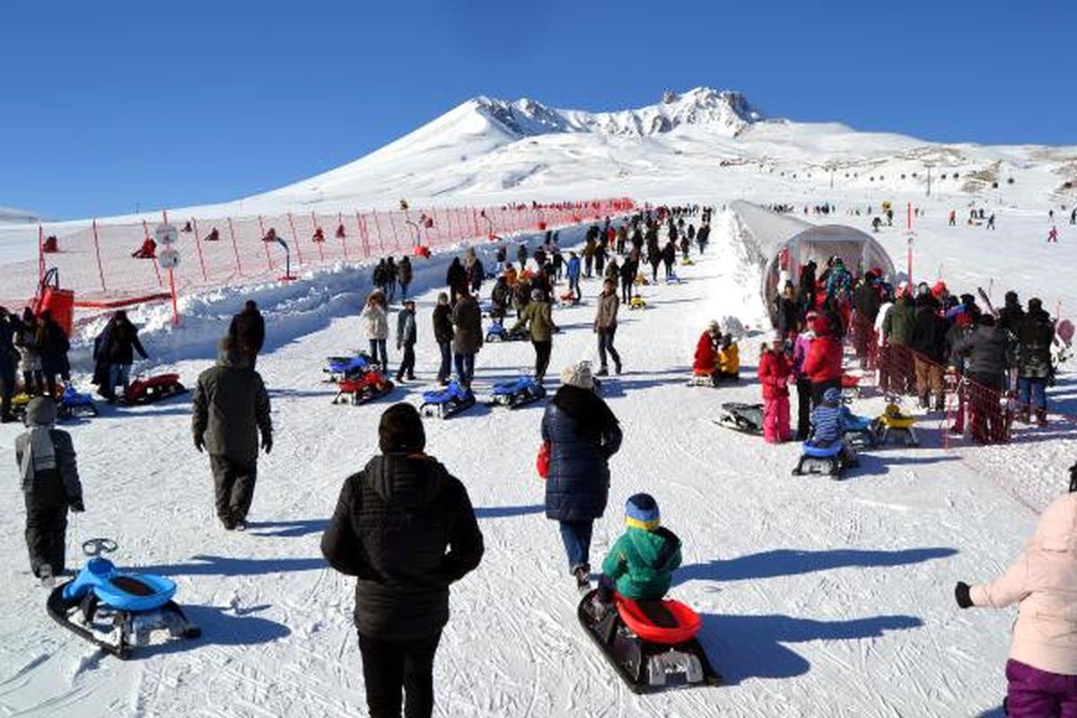 Notu İyi Olan Öğrencilere Karne Hediyesi Erciyes