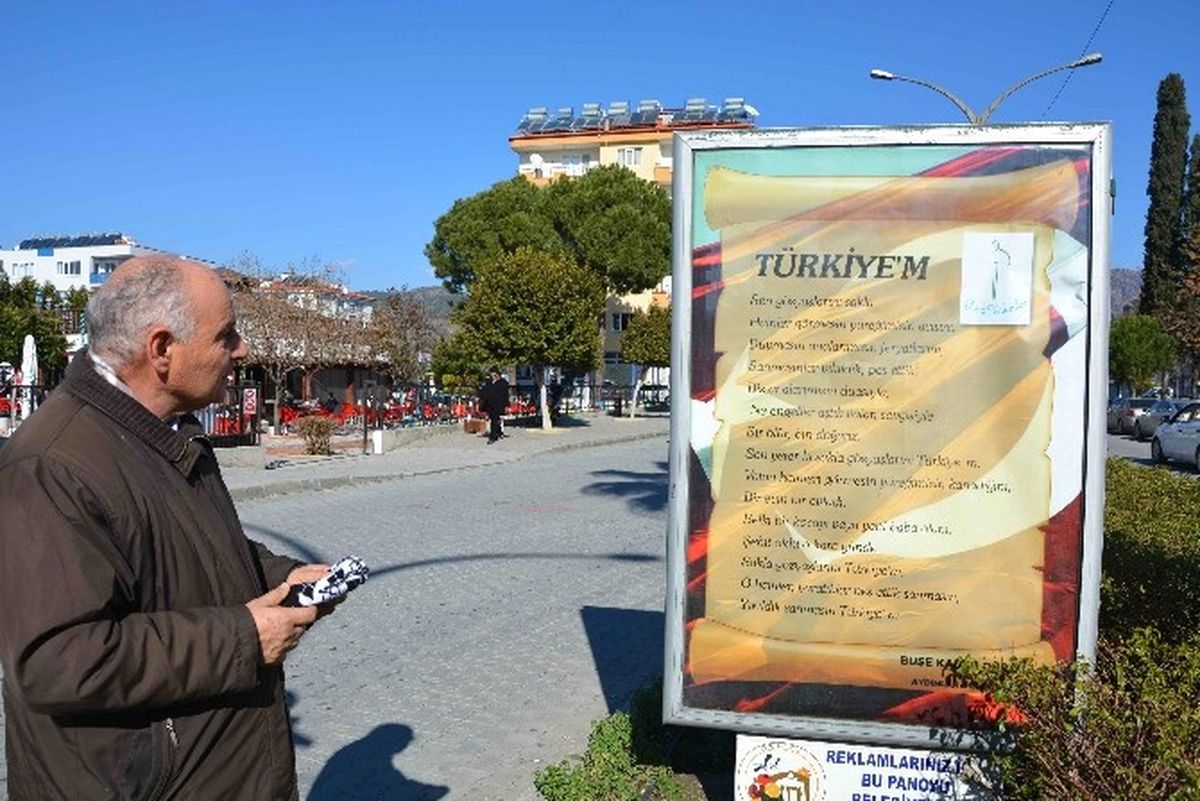 Ortaca\'da Şiirler Sokakları Süslüyor