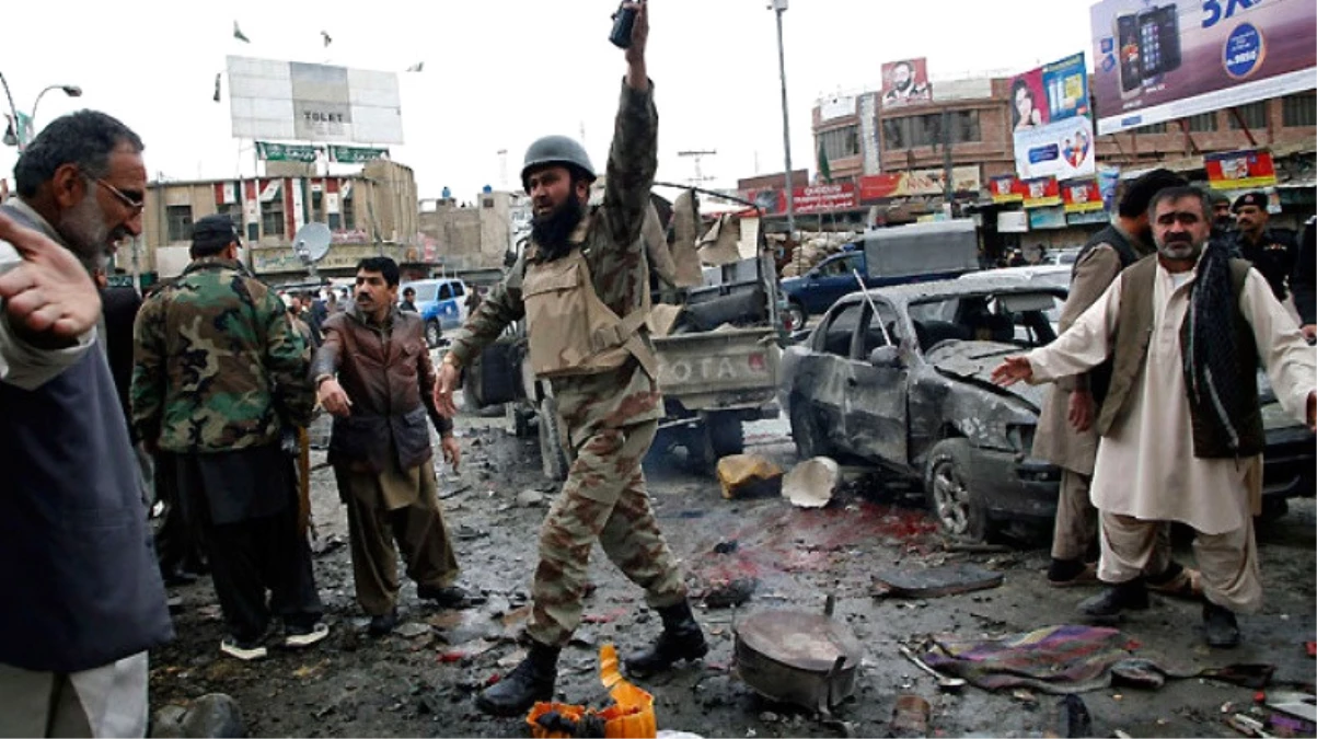 Pakistan\'da Pazar Yerinde Bomba Patladı: En Az 13 Ölü 47 Yaralı