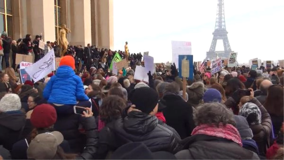 Paris\'te Trump Karşıtı Kadın Yürüyüşü Düzenlendi