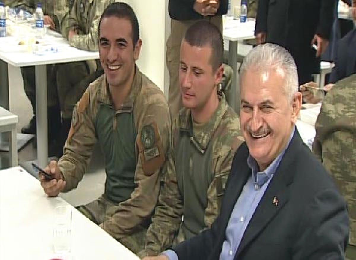Şehit Topal, Yılbaşında Başbakan ile Tanışıp Yemek Yemişti
