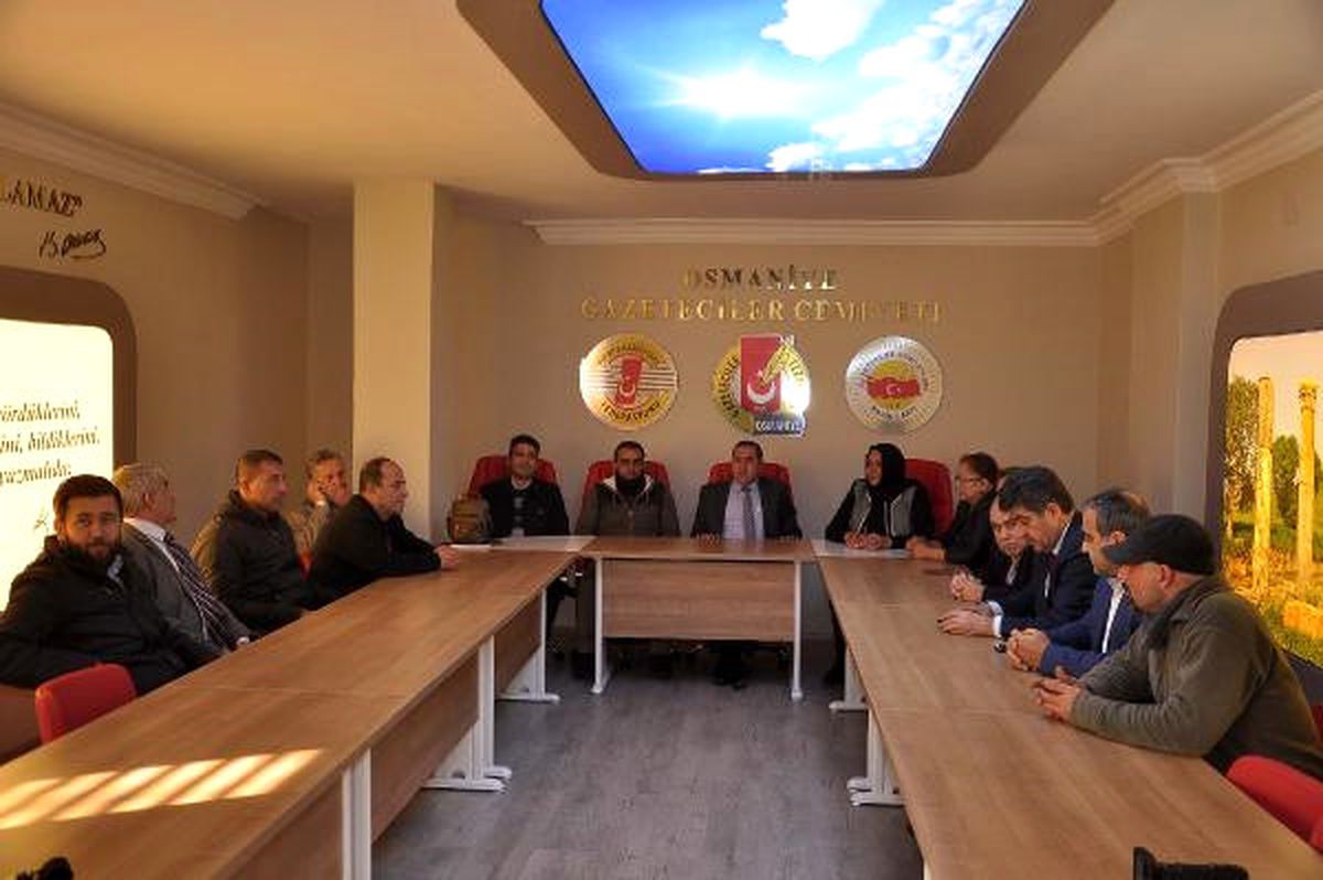 Türkmen Komutan: Türkiye 17-45 Yaş Arası Suriyelileri Sınır Dışı Etsin