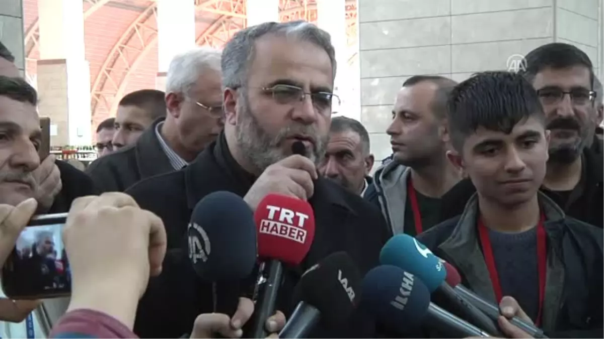 Umreye Giden Öğrenciler Terörün Bitmesi İçin Dua Edecekler