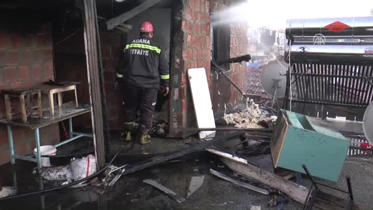 Adana\'da Ev Yangını